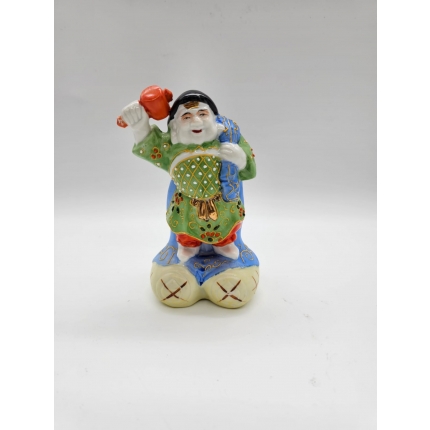 Фарфоровая статуэтка Китай