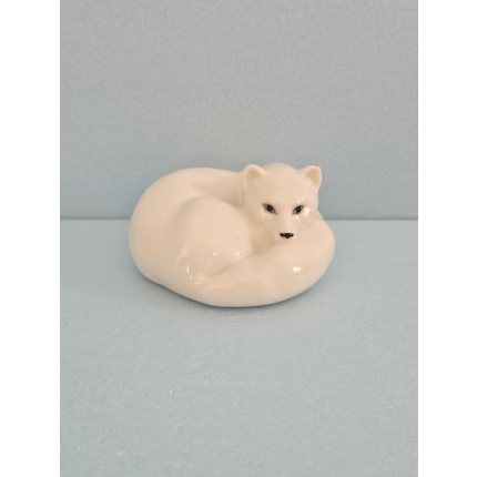Фарфоровая статуэтка " Полярная лиса"