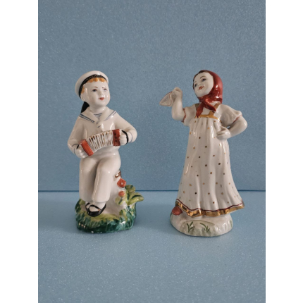 Фарфоровая статуэтка " Юная плясунья" и " Морячок с гармошкой"