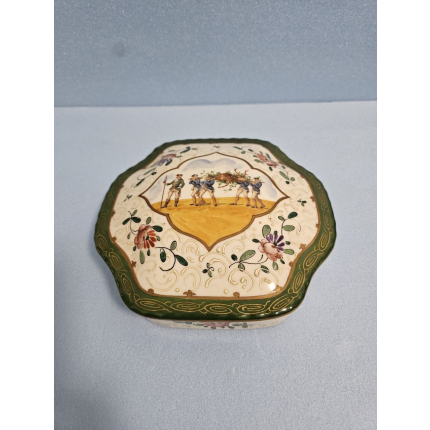 Фарфоровая шкатулка 19 Век