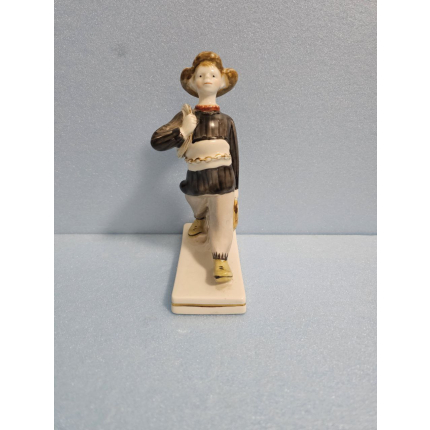 Фарфоровая статуэтка " Юный связист" Вербилки