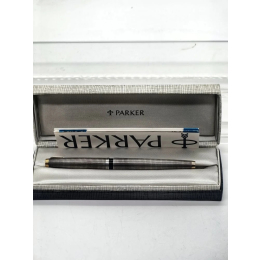 Серебряная перьевая ручка PARKER.