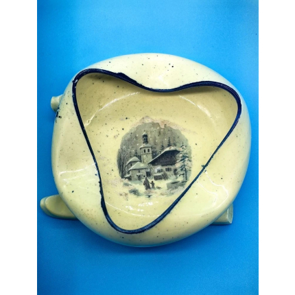 Фарфоровая пепельница. 50- ые года.