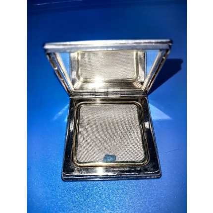 Серебряная пудреница. 84 проба.