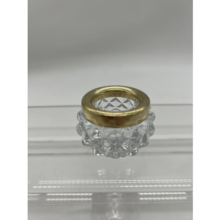 Хрустальная солонка с серебряным ободком.