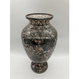 Винтажная ваза с росписью серебром.