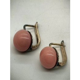Серебряные серьги с розовым кораллом.